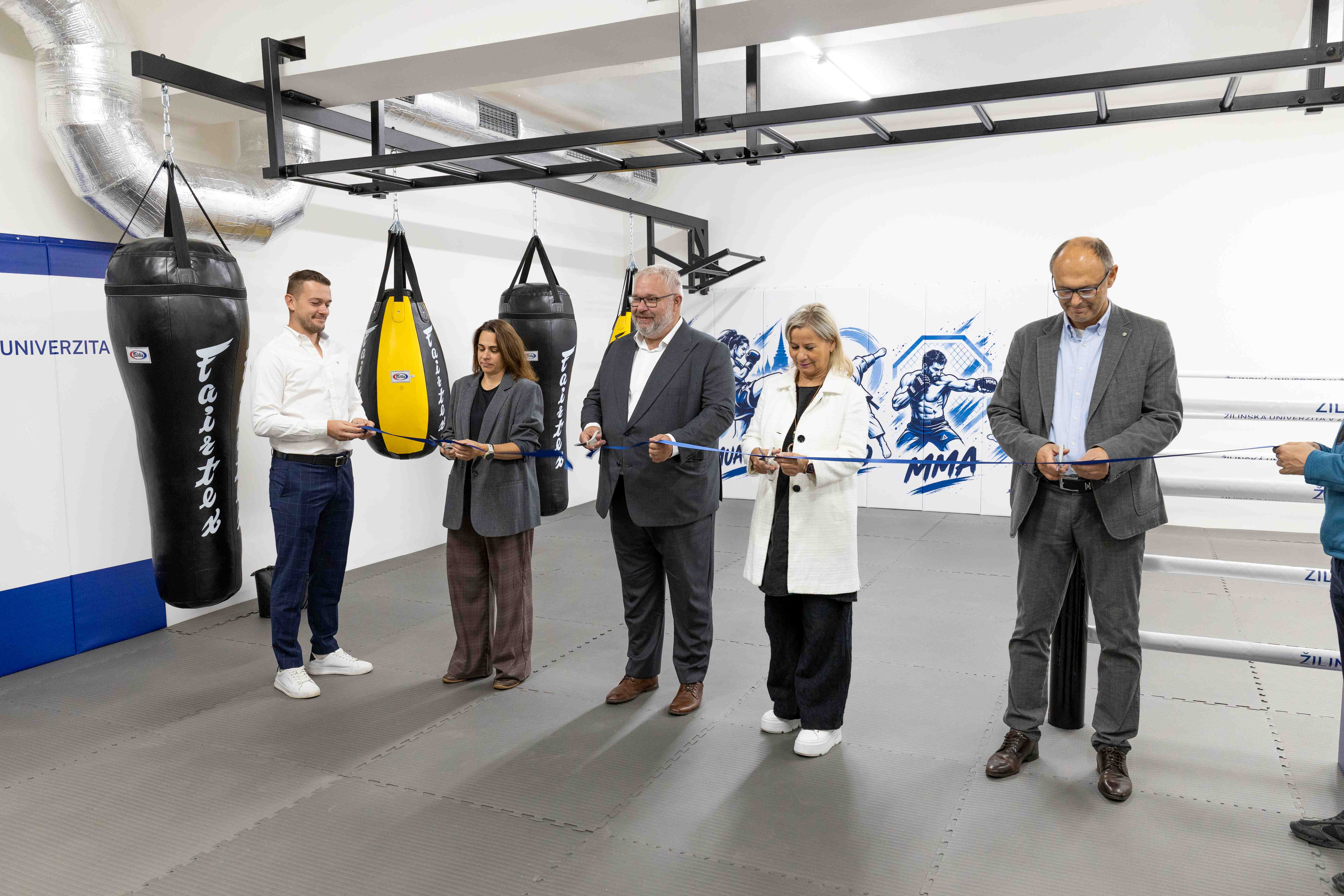 14102026 TS uniza otvorila obnovene tenisove kurty aj nove priestory na sport a regeneraciu 01