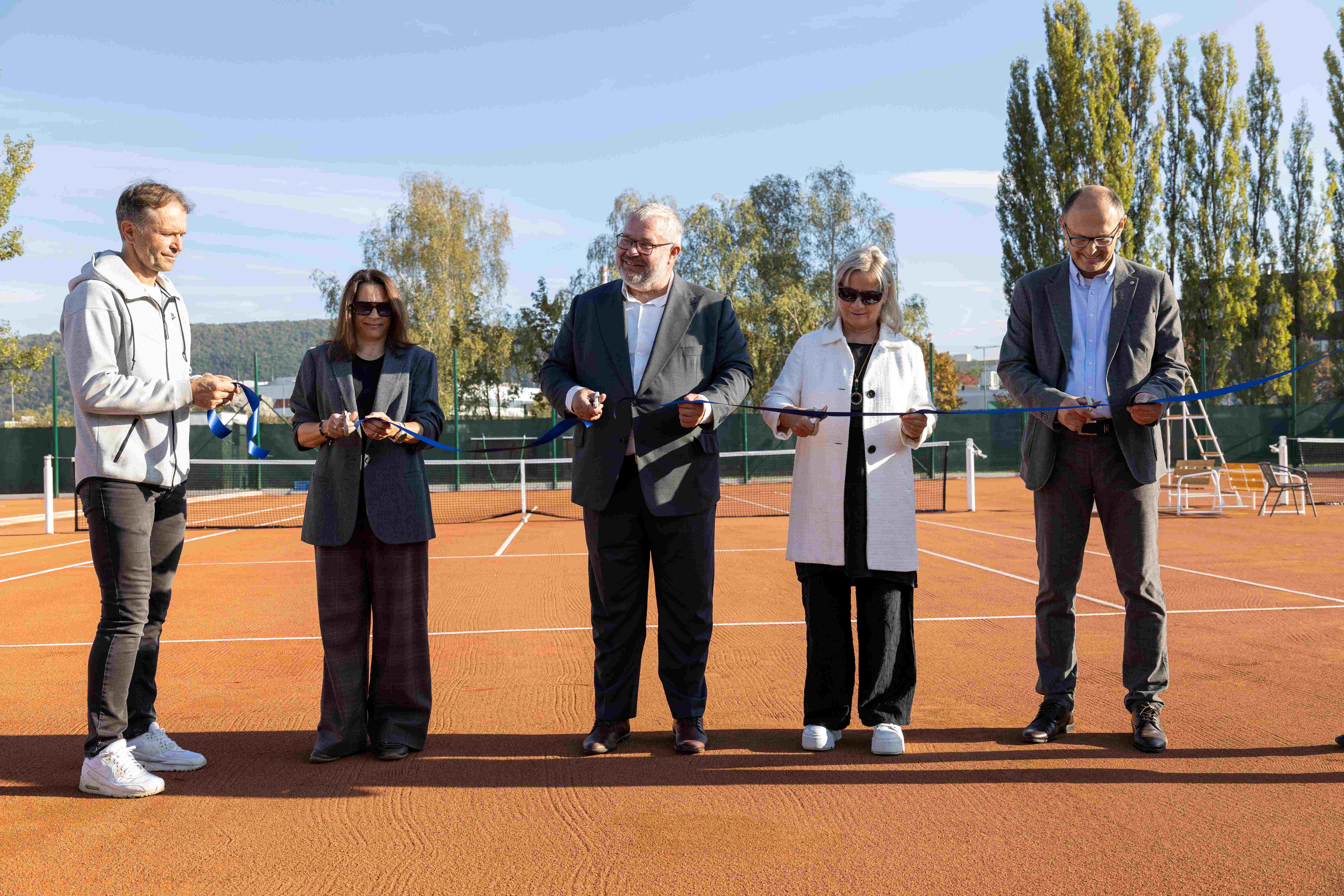 14102026 TS uniza otvorila obnovene tenisove kurty aj nove priestory na sport a regeneraciu 02